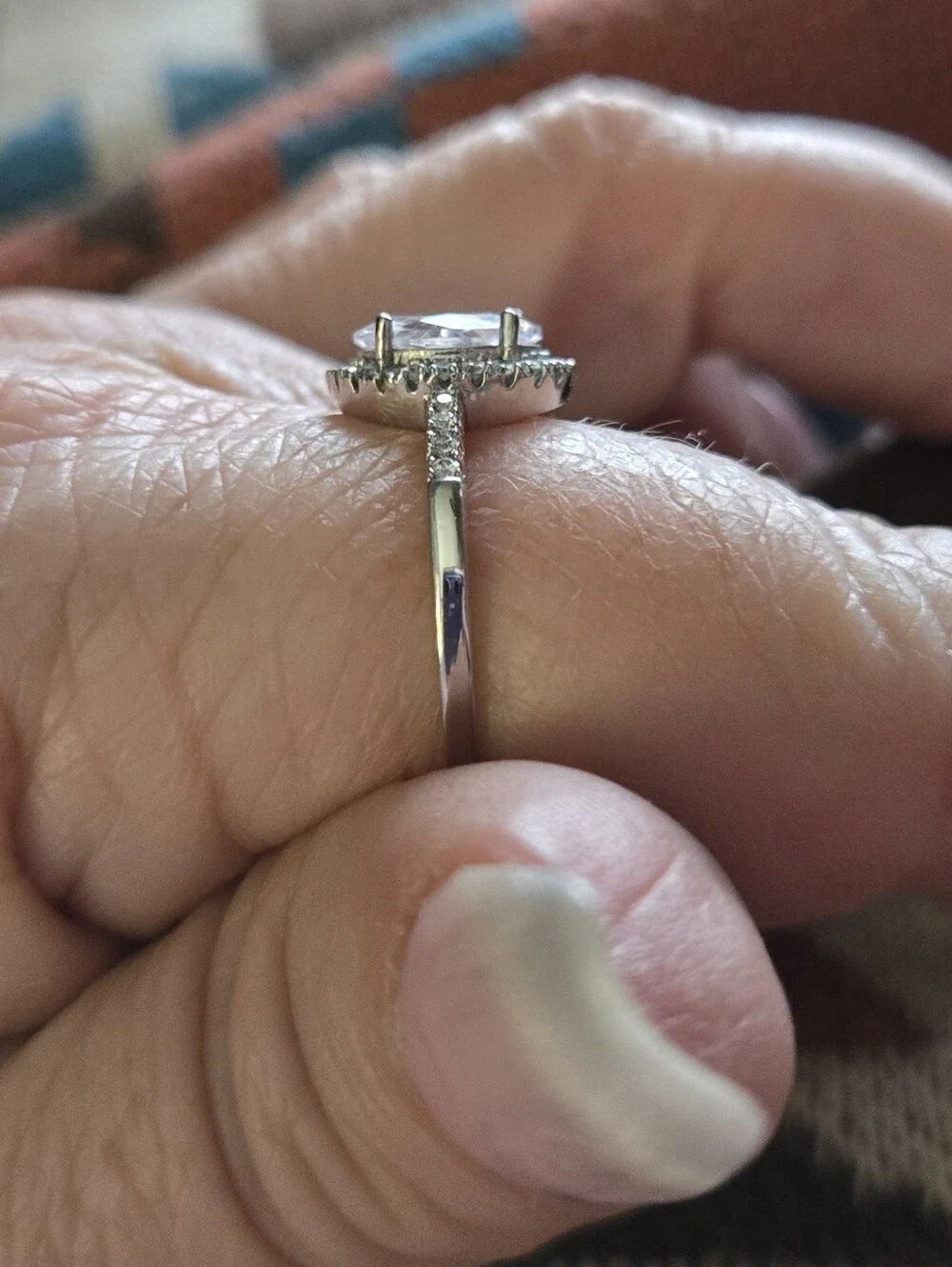 N/A elegant oval